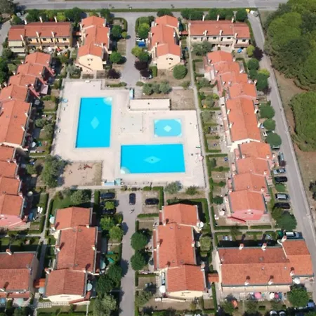 Appartamento Private Garden And 3 Shared Pools In 4